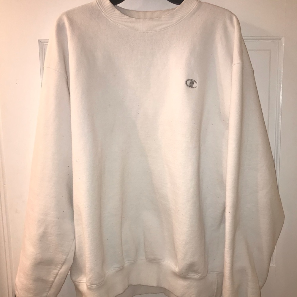 Cute oversized white Champion sweatshirt